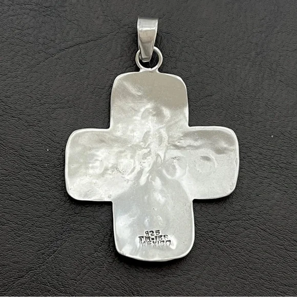 🟦SALE🟦 Vintage Taxco Mexico Large Sterling silver hand stamped cross pendant - Picture 8 of 10